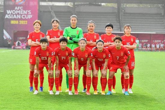 35岁的莱万本赛季为巴萨出场21次，攻入9球，收获5助。
